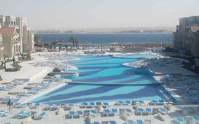 Serenity Sky Arc Resort - Sahl Hasheesh