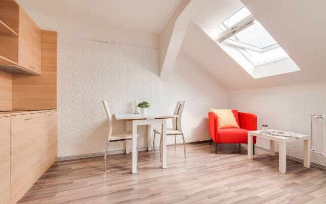 Bright Prague Castle Apartments