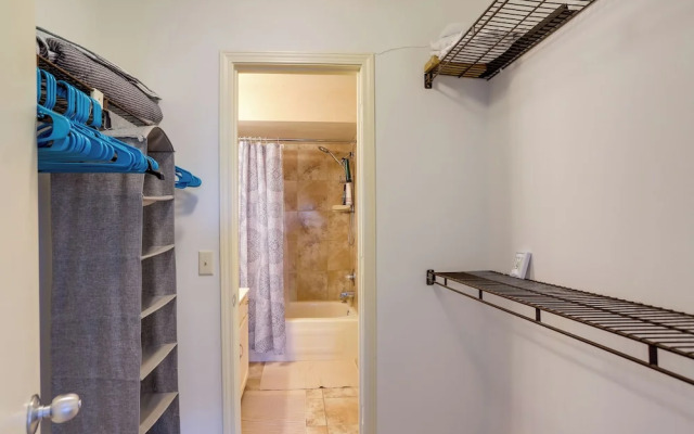 Toledo Vacation Rental ~ 8 Mi to Downtown!