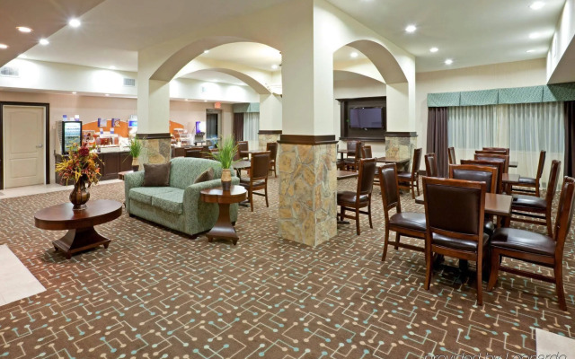 Holiday Inn Express & Suites Dallas Southwest-Cedar Hill by IHG