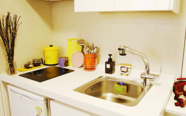 Travelers Planet Studio Type Hostel