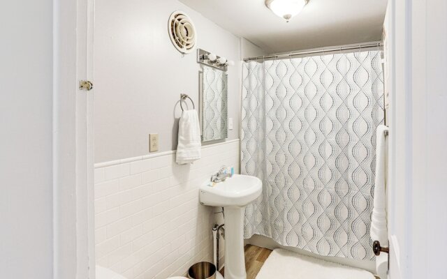 Downtown Sandusky Apartment Near Cedar Point!