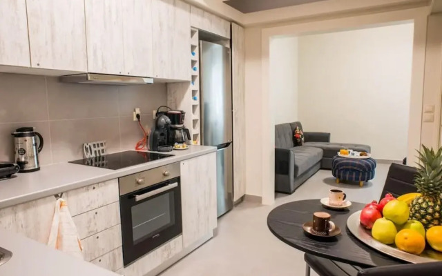 Fine Homey Cosy Apartment With Patio Near Metro