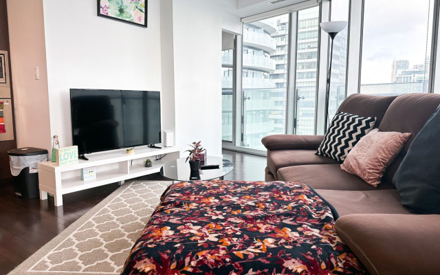 Luxury 2 Bedroom Lakeview