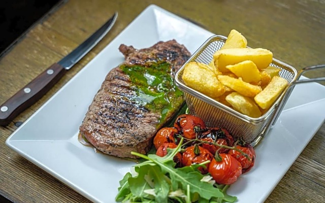 Rising Sun Pub, Restaurant and Rooms