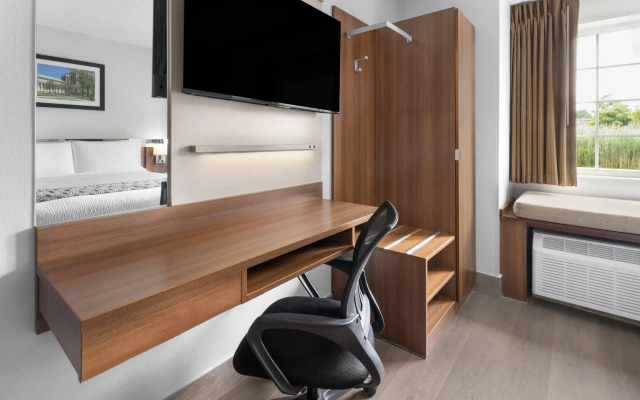 Microtel Inn by Wyndham Albany Airport