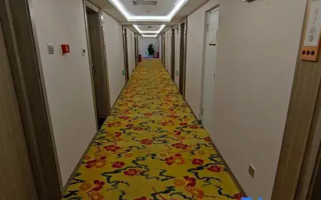 Longzhong Hotel
