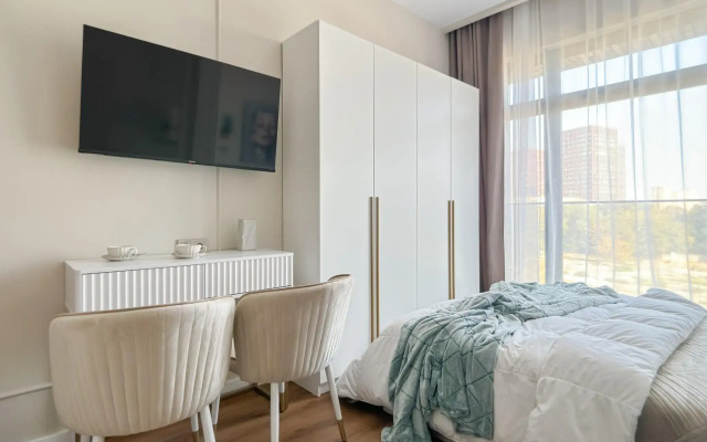 Фулл Хаус на улице Академика Челомея 1А