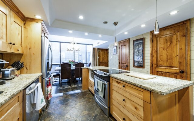 Park Avenue Upgraded 2 Bedroom Condominiums