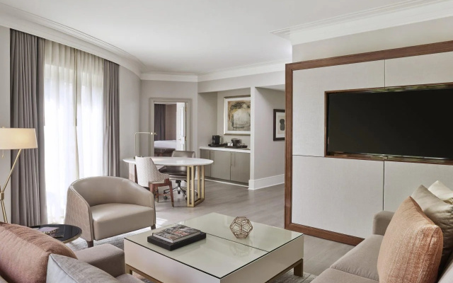 Hotel Crescent Court