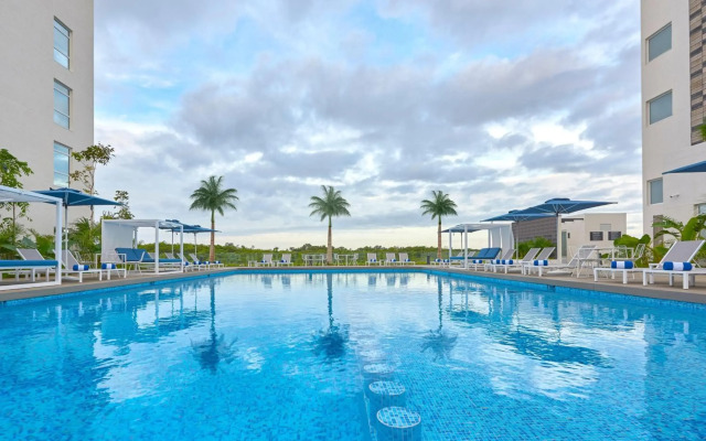 City Express Plus by Marriott Cancún Aeropuerto Riviera