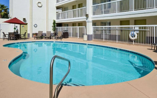 Red Lion Inn & Suites Phoenix/Tempe - Asu