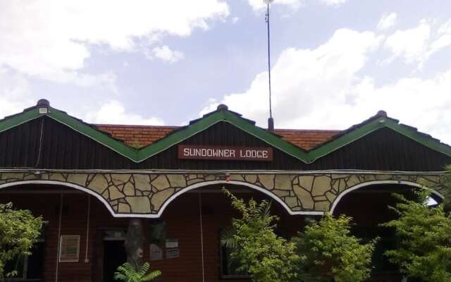 Sundowner Lodge