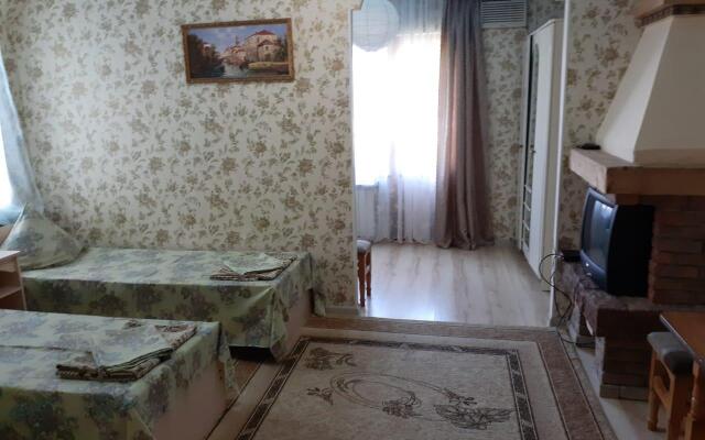 The guest house is Cozy