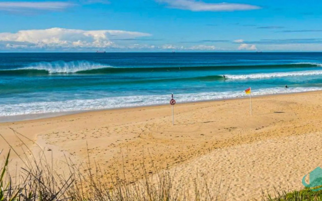 Caves Getaway - Pool and beach