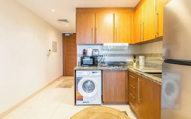Chic Studio Retreat in Vibrant JLT