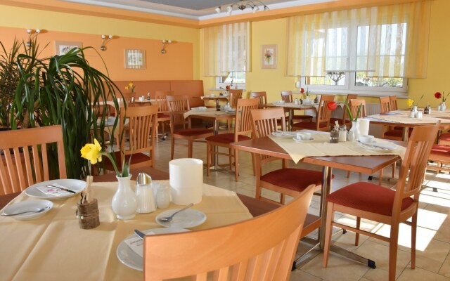 Golf & Therme Sonnenpension Hotel Garni