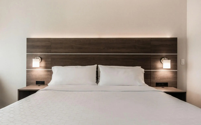 Holiday Inn Express & Suites Welland by IHG