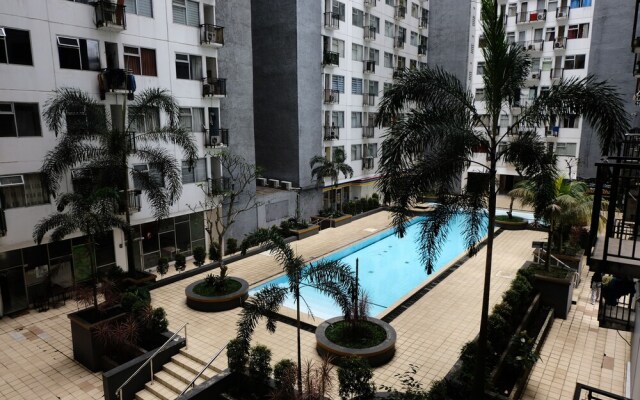 Best Location Studio At 2Nd Floor Jarrdin Cihampelas Apartment