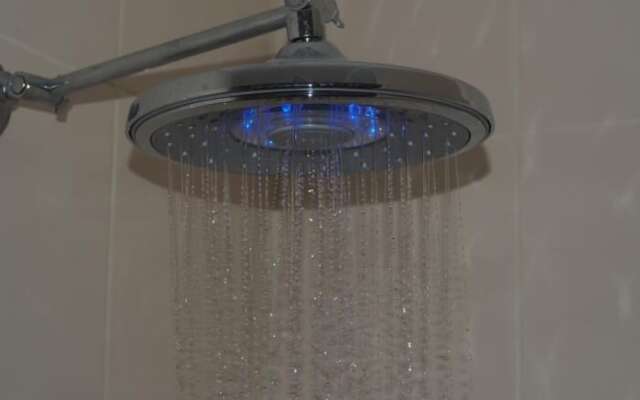 Lightning Ridge Outback Resort & Caravan Park