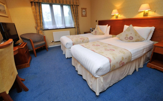 Best Western Plus Grim's Dyke Hotel