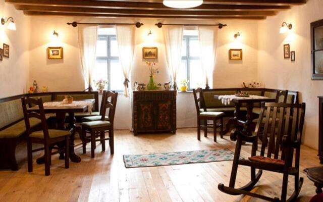 Casa cu zorele, Crit 189