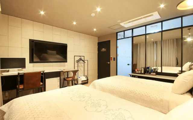 Hotel NOL