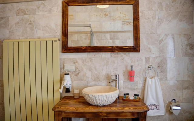 House 1938 Special Cave Hotel