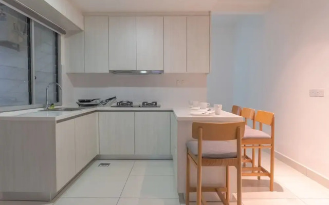 OYO Home 43995 Premium 3br 1tebrau