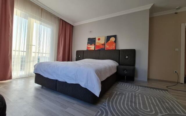 Smart Airport Hotel