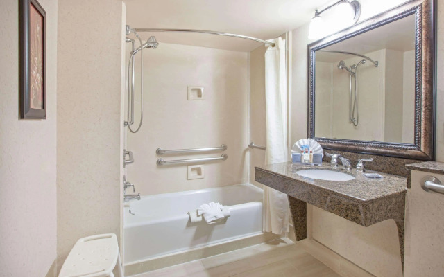 Holiday Inn Express And Suites Arlington North - Stadium Area by IHG