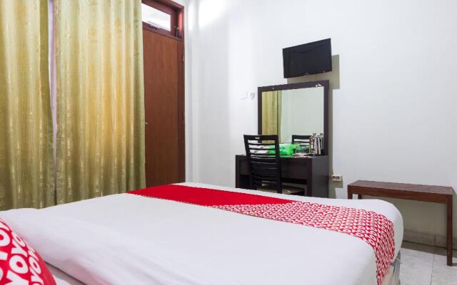 Super OYO 1682 Greenia Hotel