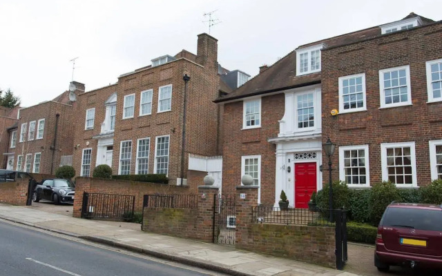 Veeve House In Hampstead