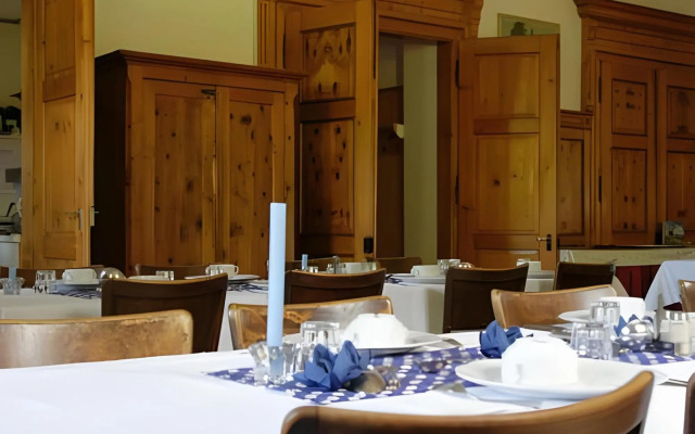 The Alpina Mountain Resort