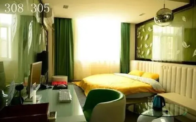 Yuhao Theme Hotel (Dongying Baolong City Plaza)