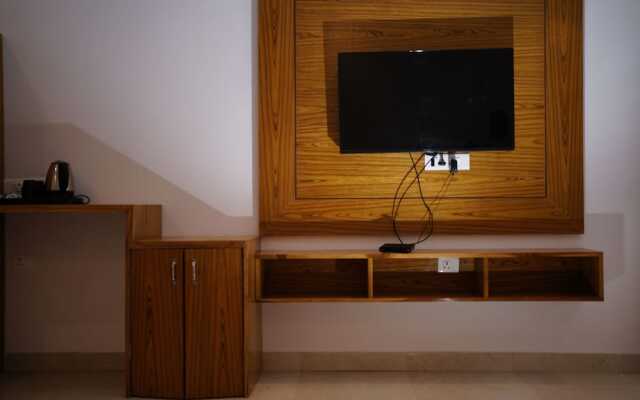 The White Oak Corbett Spa & Resort