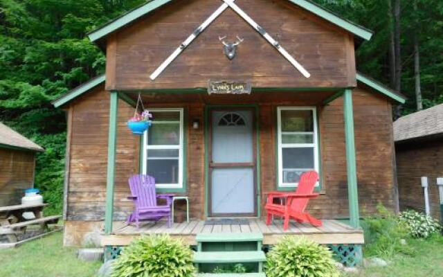 Pine Crest Motel And Cabins