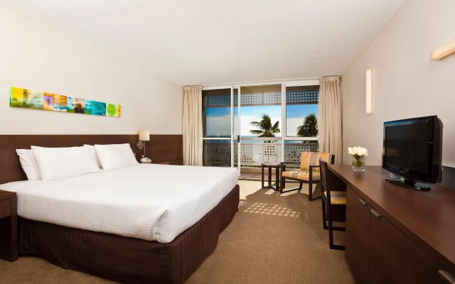 Cairns Harbourside Hotel