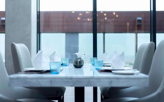 WAW Hotel Suites