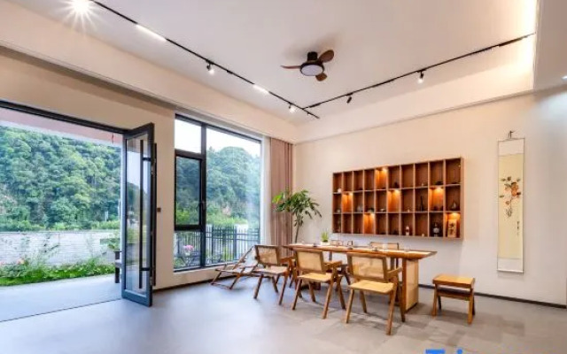 Wuyuan Jiushe B&B
