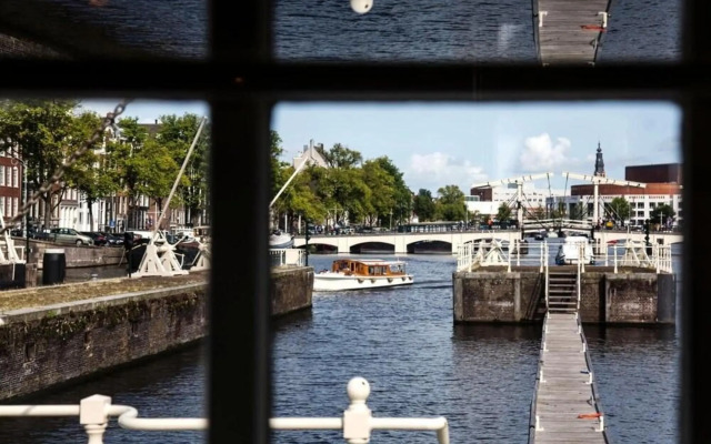 SWEETS - Amstelschutsluis