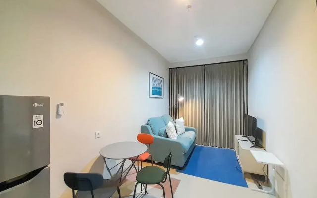 Comfort Stay 1BR at Patraland Amarta Apartment