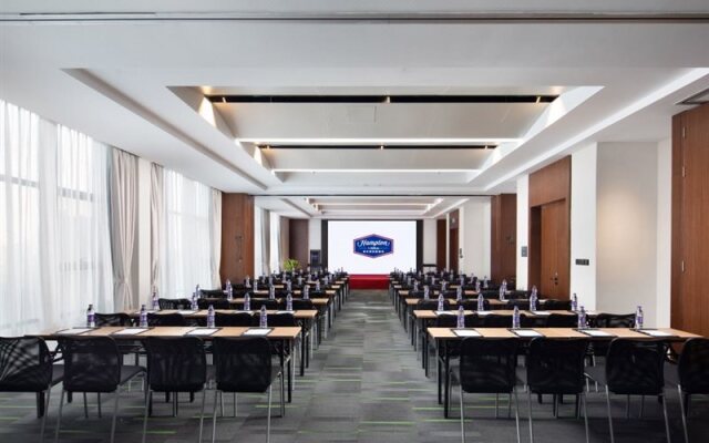 Hampton by Hilton Hefei West Railway Station Sili River