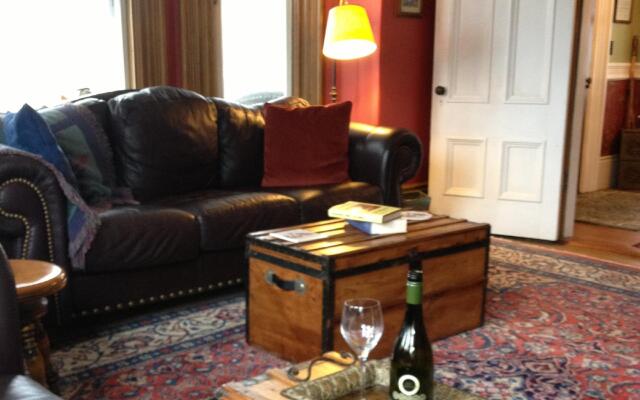 A Seafaring Maiden Bed and Breakfast