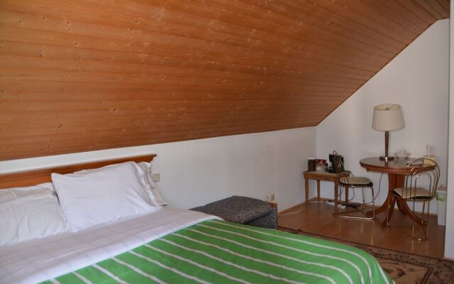 Mountain View Rooms