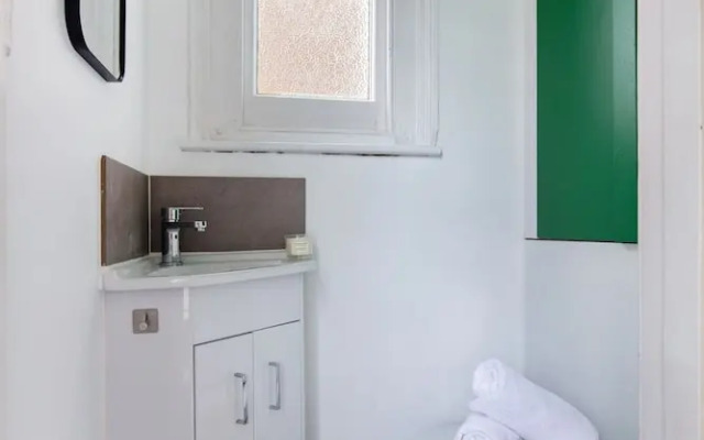 Cozy 2BR Near Notting Hill & Hyde Park