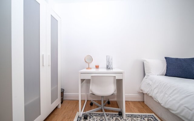 Mews House Next to Brighton Beach