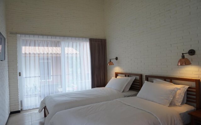 Bromo Terrace Hotel