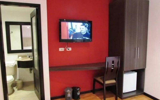 American Deluxe Hotel BC