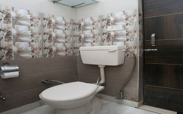 OYO 13388 Hotel Virgo